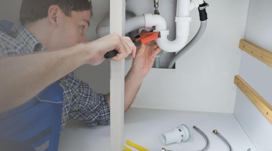 Expert burst pipe repair services in Pershing, IN